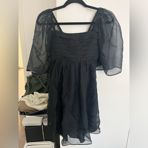 NWT Abercrombie Emerson Ruched Angel Sleeve Mini Dress Black S Tall - Picture 4 of 6